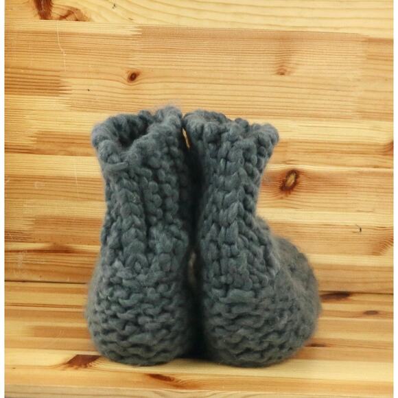 NEW Lemon Legwear Womens Small Hand Cable Knit Slipper Socks Sherpa Lining Gray - Picture 2 of 4